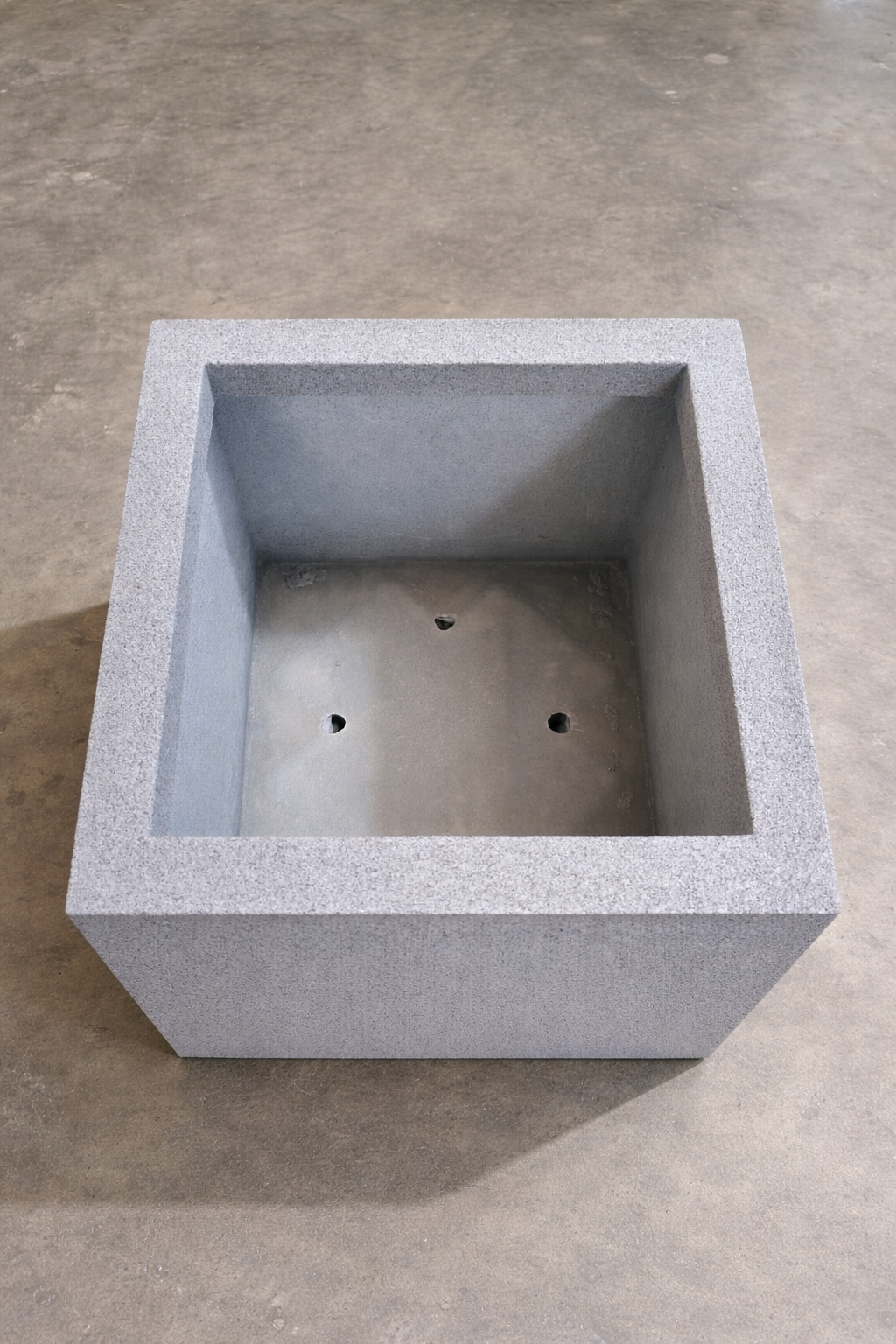 SQUARE FRP PLANTER- 400 - Image
